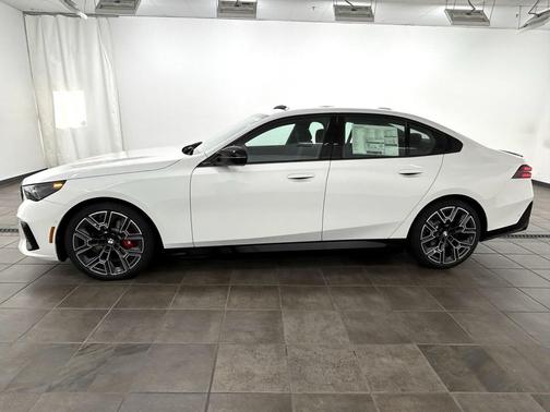 2025 BMW i5 M60