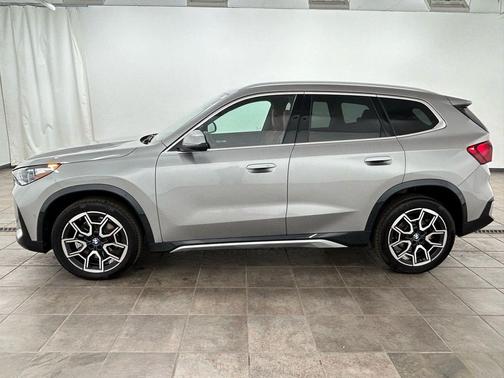 Space Silver Metallic 2025 BMW X1 xDrive28i