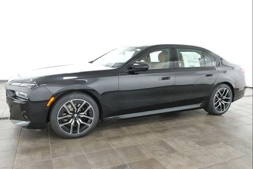 Black Sapphire Metallic 2026 BMW XM Label