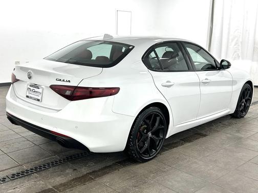 2020 Alfa Romeo Giulia Base