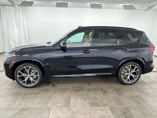 Carbon Black Metallic 2026 BMW X5 PHEV xDrive50e