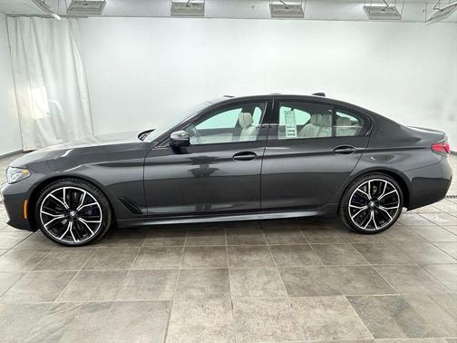 Dark Graphite Metallic 2023 BMW 540 i xDrive