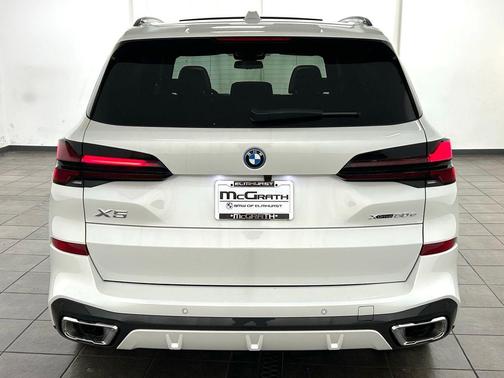Mineral White Metallic 2026 BMW X5 PHEV xDrive50e