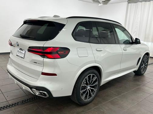 Mineral White Metallic 2026 BMW X5 PHEV xDrive50e