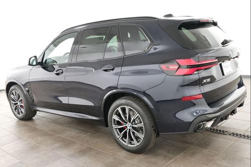 Carbon Black Metallic 2026 BMW X5 xDrive40i