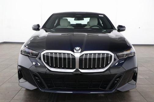 2025 BMW 530 i xDrive