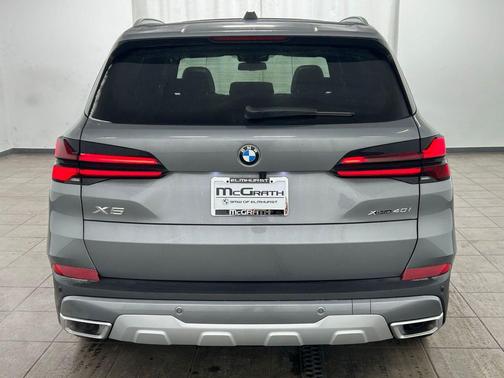 Skyscraper Grey Metallic 2026 BMW X5 xDrive40i