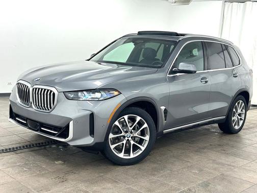 Skyscraper Grey Metallic 2026 BMW X5 xDrive40i