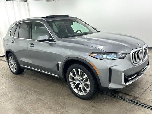 Skyscraper Grey Metallic 2026 BMW X5 xDrive40i