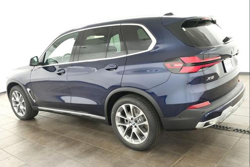 Tanzanite Blue II Metallic 2026 BMW X5 xDrive40i