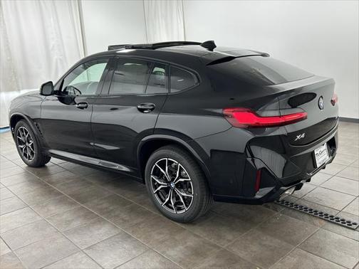 2025 BMW X4 xDrive30i