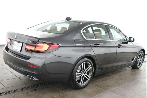 Dark Graphite Metallic 2023 BMW 530 i xDrive
