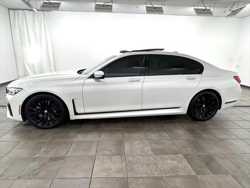 2022 BMW 750 i xDrive