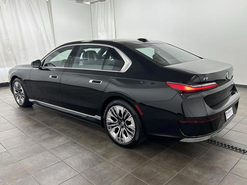 2024 BMW i7 eDrive50
