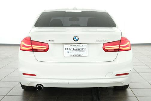 Alpine White 2018 BMW 320 i