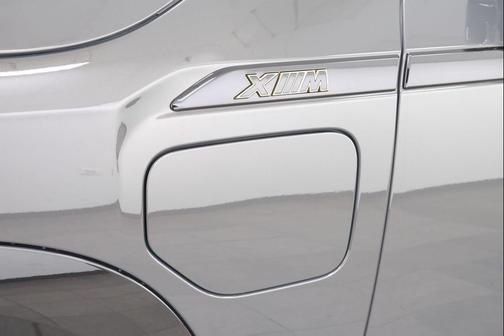 Dravit Grey Metallic 2023 BMW XM Base