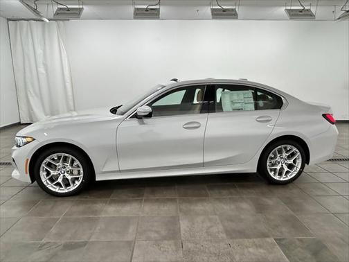 2025 BMW 330 i xDrive