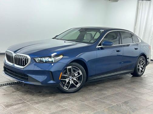 Phytonic Blue Metallic 2026 BMW i5 xDrive40