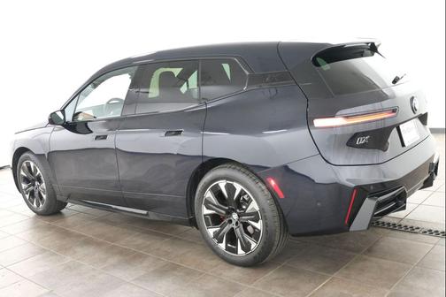 2026 BMW iX M70