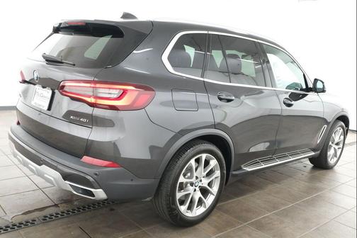 Dark Graphite Metallic 2022 BMW X5 xDrive40i