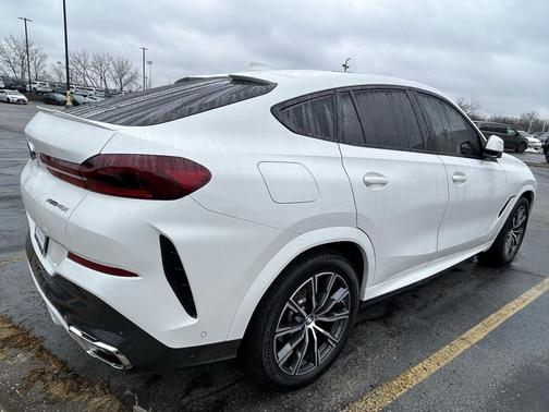 2023 BMW X6 xDrive40i