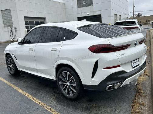 2023 BMW X6 xDrive40i