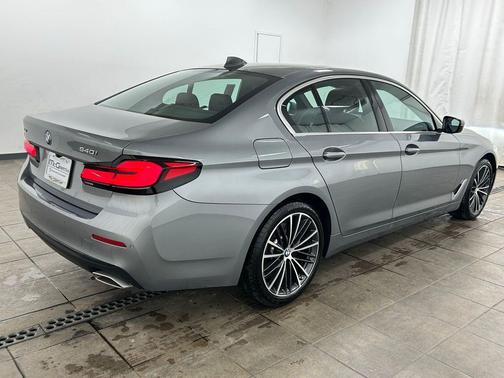 Skyscraper Gray Metallic 2023 BMW 540 i xDrive