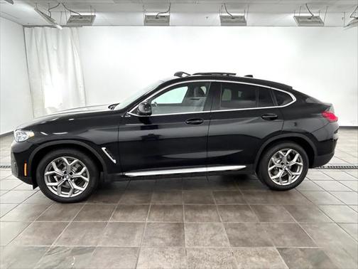 2023 BMW X4 xDrive30i