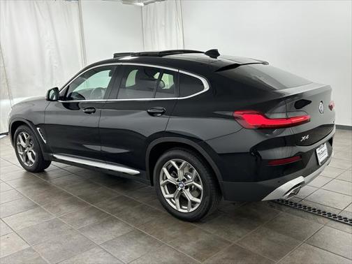2023 BMW X4 xDrive30i