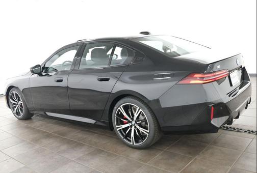 Black Sapphire Metallic 2026 BMW i5 M60