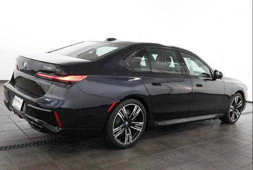 Carbon Black Metallic 2025 BMW 760 xDrive