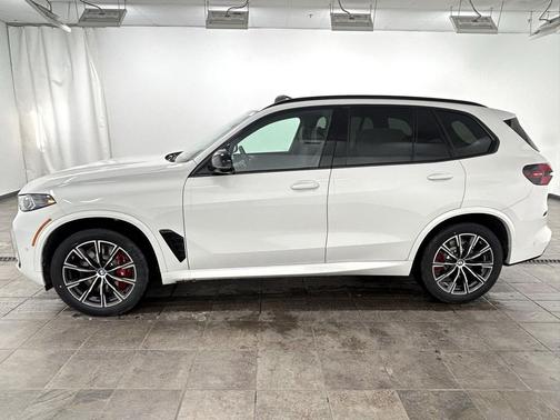 2026 BMW X5 M60i