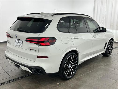2024 BMW X5 M60i