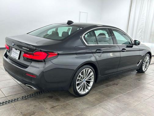Dark Graphite Metallic 2023 BMW 530e Base
