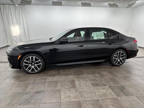 2025 BMW 760 i xDrive