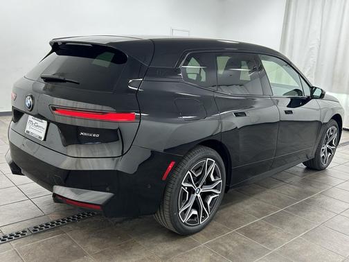 2026 BMW iX xDrive60