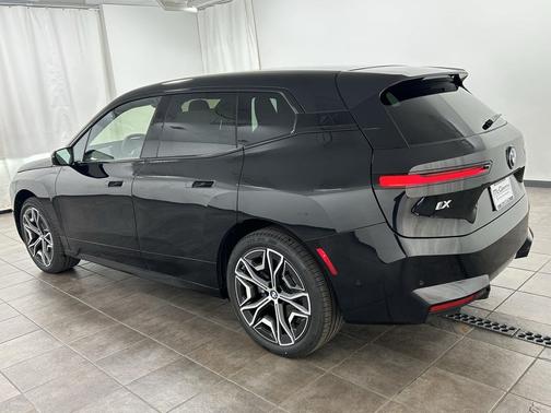 2026 BMW iX xDrive60