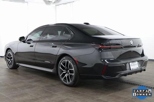 2023 BMW 740 i