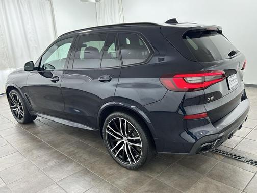 2022 BMW X5 M50i