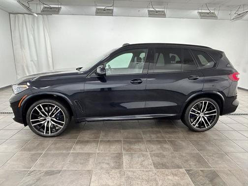 2022 BMW X5 M50i