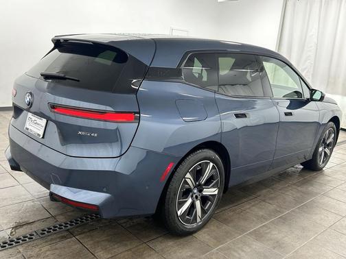 2026 BMW iX xDrive45