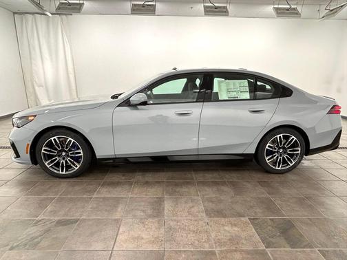Brooklyn Grey Metallic 2026 BMW 530 xDrive