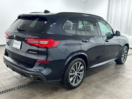 Carbon Black Metallic 2023 BMW X5 M50i