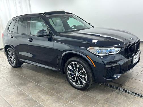 Carbon Black Metallic 2023 BMW X5 M50i