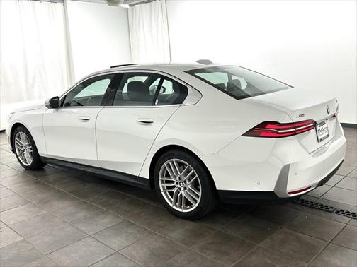 2024 BMW 530 i xDrive