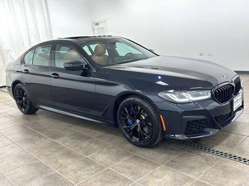 Carbon Black Metallic 2023 BMW 540 i xDrive