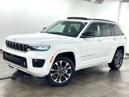 Bright White Clearcoat 2024 Jeep Grand Cherokee Overland