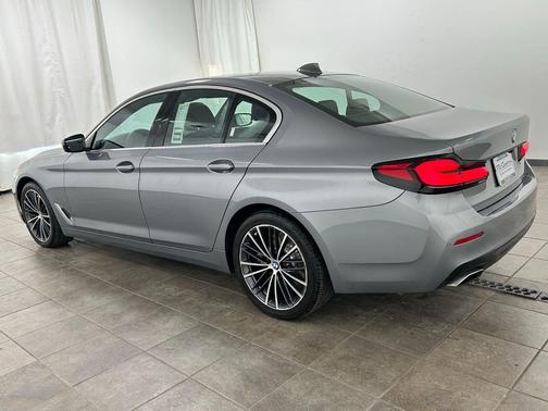 Skyscraper Gray Metallic 2023 BMW 530 i xDrive