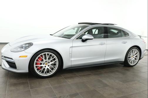 Rhodium Silver Metallic 2017 Porsche Panamera Turbo
