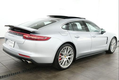 Rhodium Silver Metallic 2017 Porsche Panamera Turbo